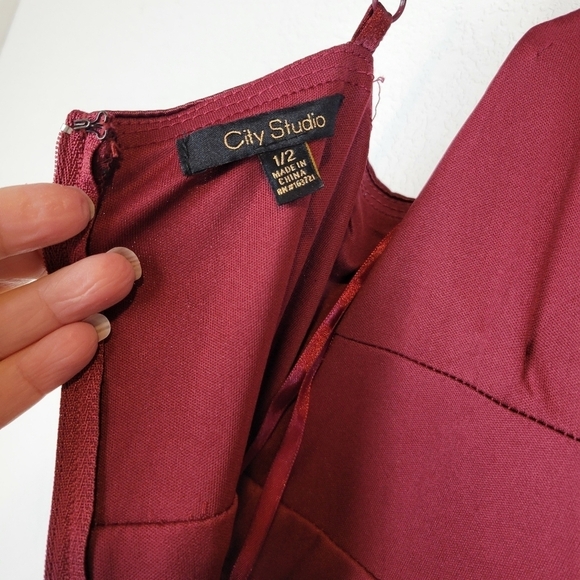 NWT City Studio Junior Sweetheart-Neck Ruffled Gown in Cabernet Size 1/2 - Picture 11 of 16